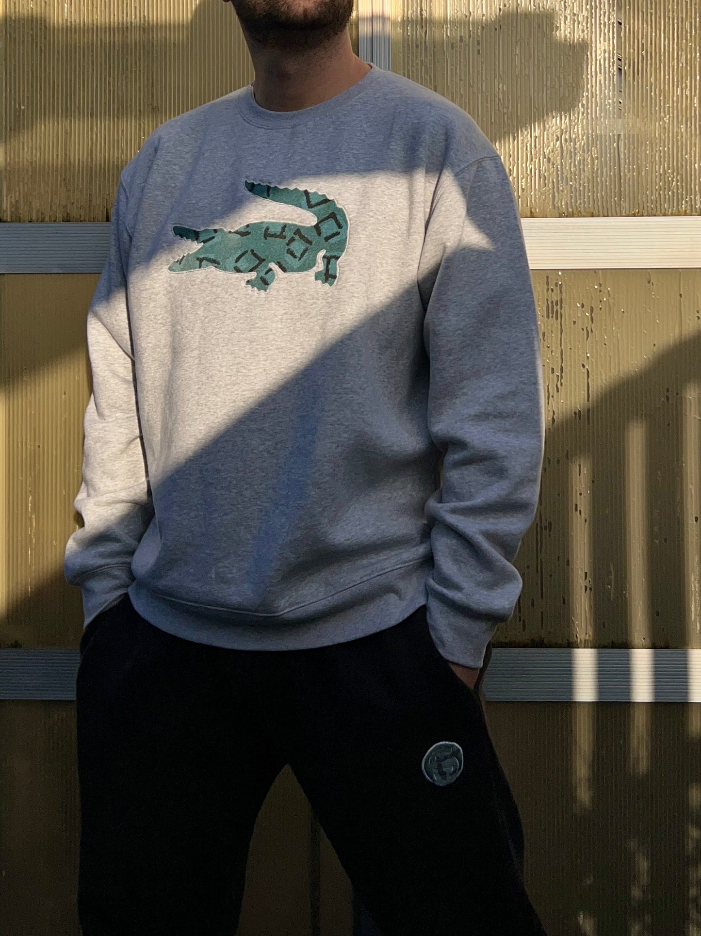 Essi Crewneck Croc. Limited!