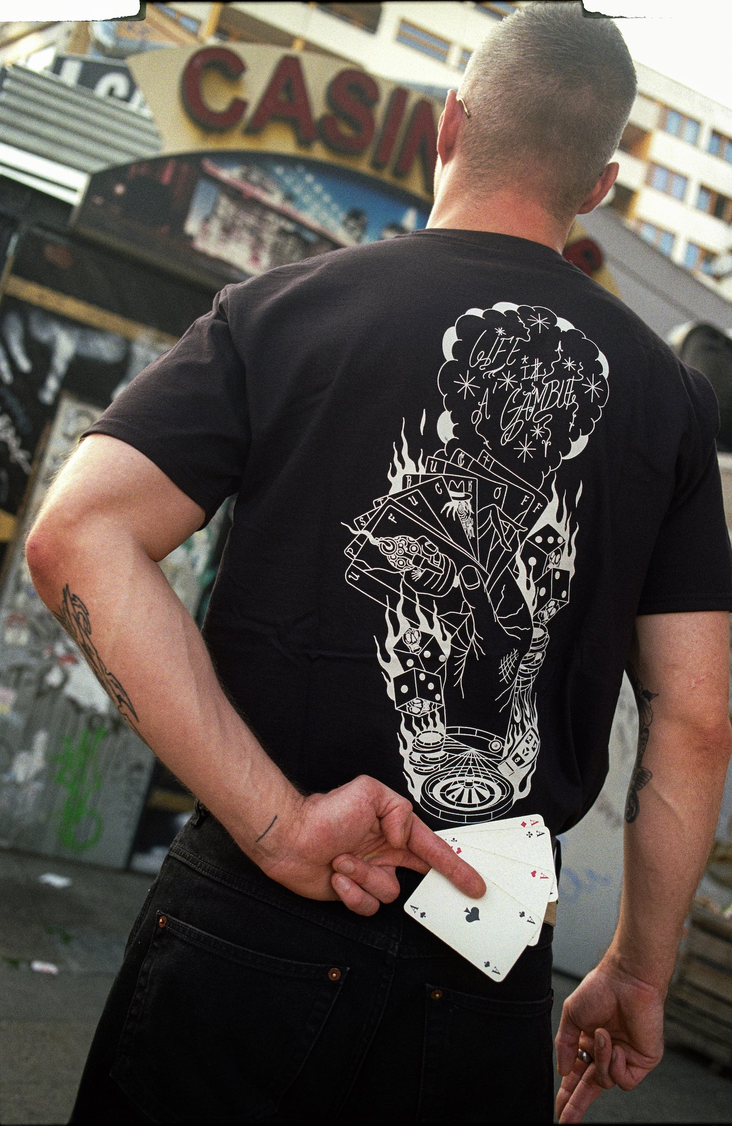 Life iz a Gamble Shirt - schwarz